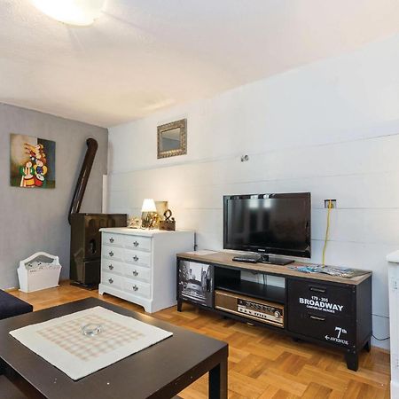 Amazing Apartment In Novi Vinodolski With Wifi Eksteriør bilde
