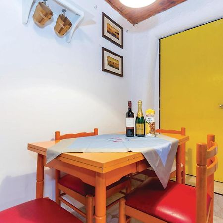 Amazing Apartment In Novi Vinodolski With Wifi Eksteriør bilde