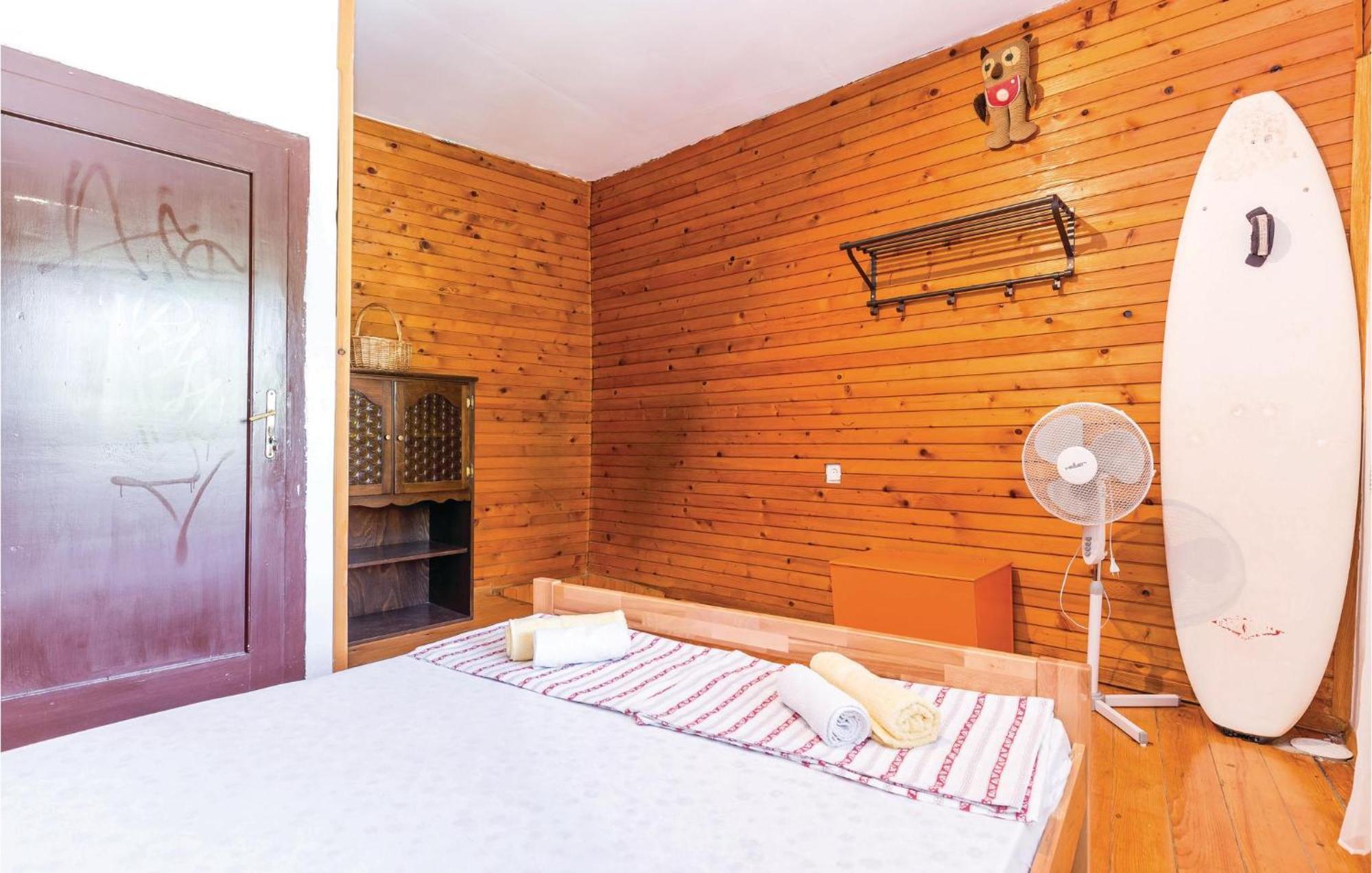 Amazing Apartment In Novi Vinodolski With Wifi Eksteriør bilde