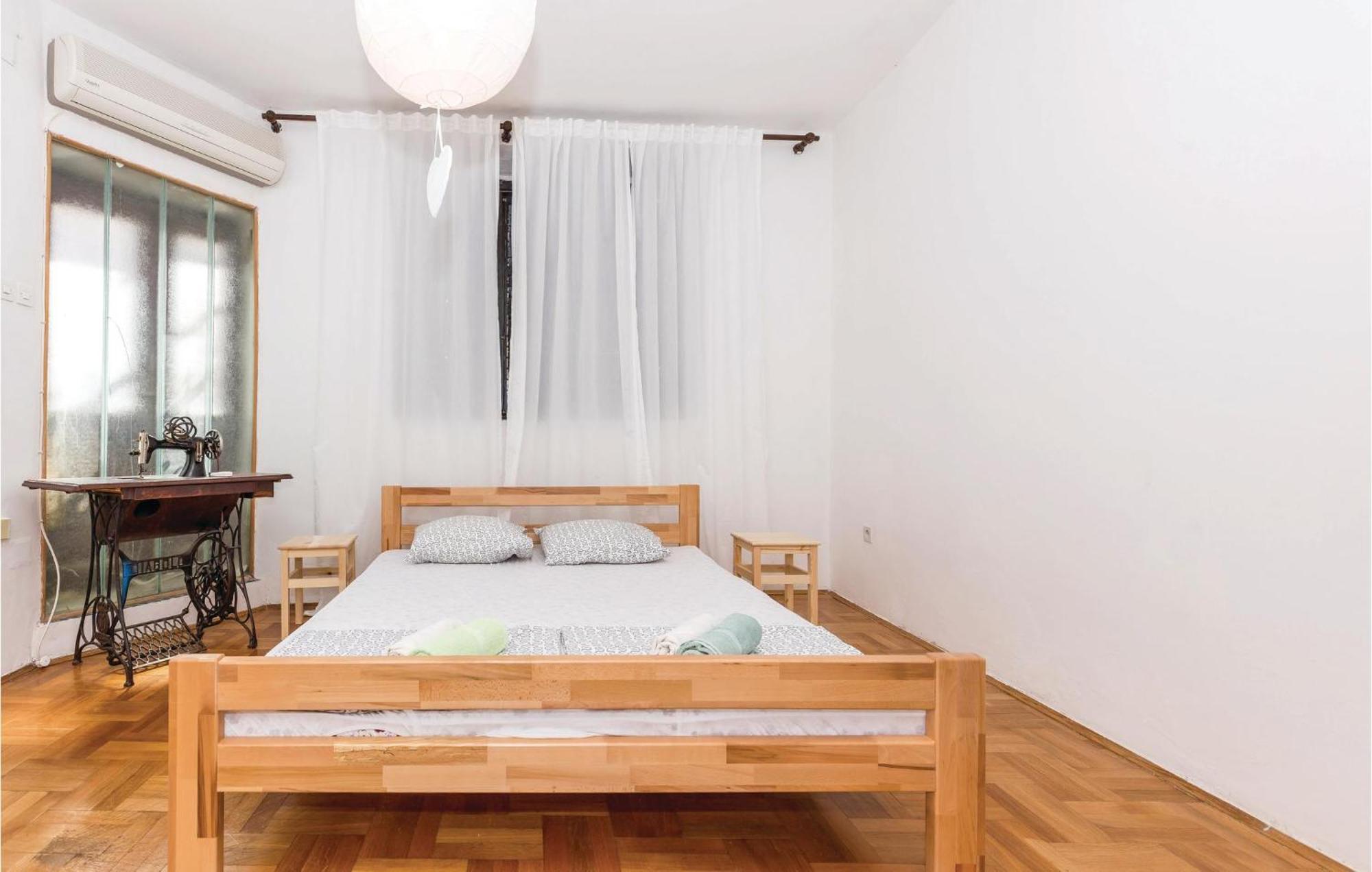 Amazing Apartment In Novi Vinodolski With Wifi Eksteriør bilde